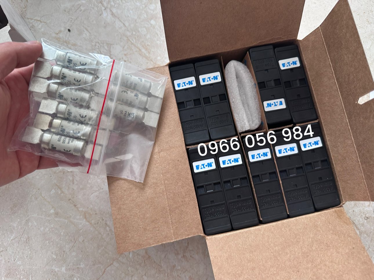 Cầu chì + đế EATON về kho sll phục vụ bà con - Alo là giao liền 👉0966 056 984