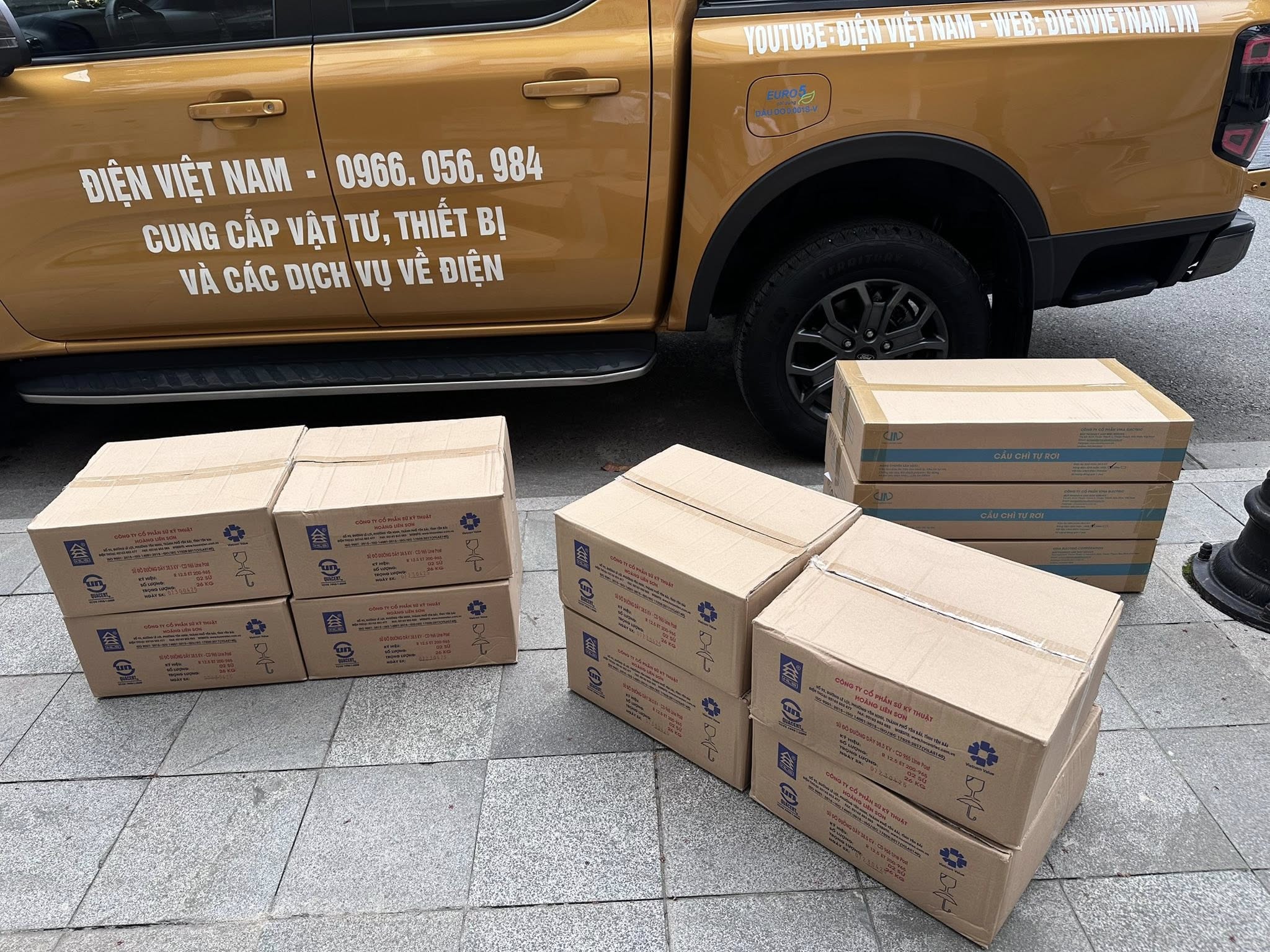 Công trường thẳng tiến - Vật tư, thiết bị điện có sẵn - alo là lên đường phục vụ bà con 👉0966 056 984