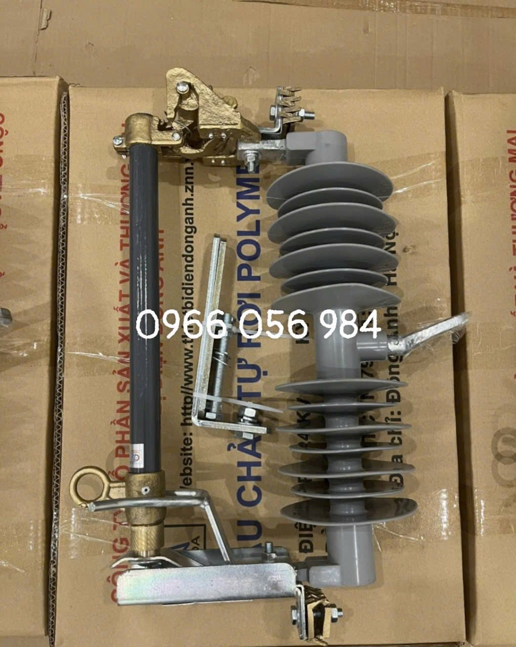 Cầu chì tự rơi + dây chì có sẵn, alo là giao liền 👉0966 056 984