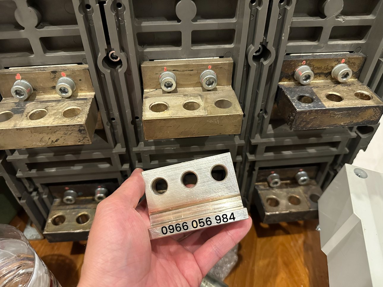 Cung cấp máy cắt và các dịch vụ về máy cắt hạ thế (ACB) 👉0966 056 984