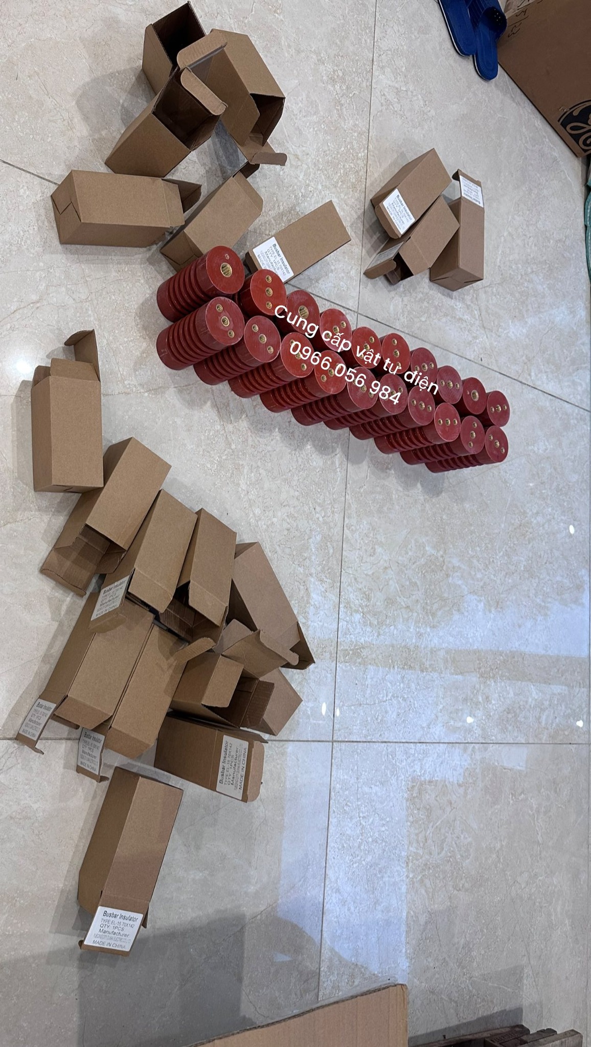 Sứ đỡ thanh cái tủ điện có sẵn, alo là giao liền - Cung cấp vật tư điện 👉0966 056 984