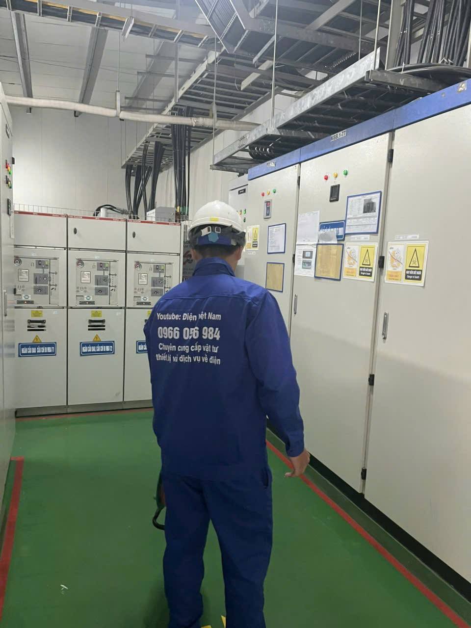 Kết thúc công việc một ngày, về thôi - Cung cấp các dịch vụ về điện 👉0966 056 984