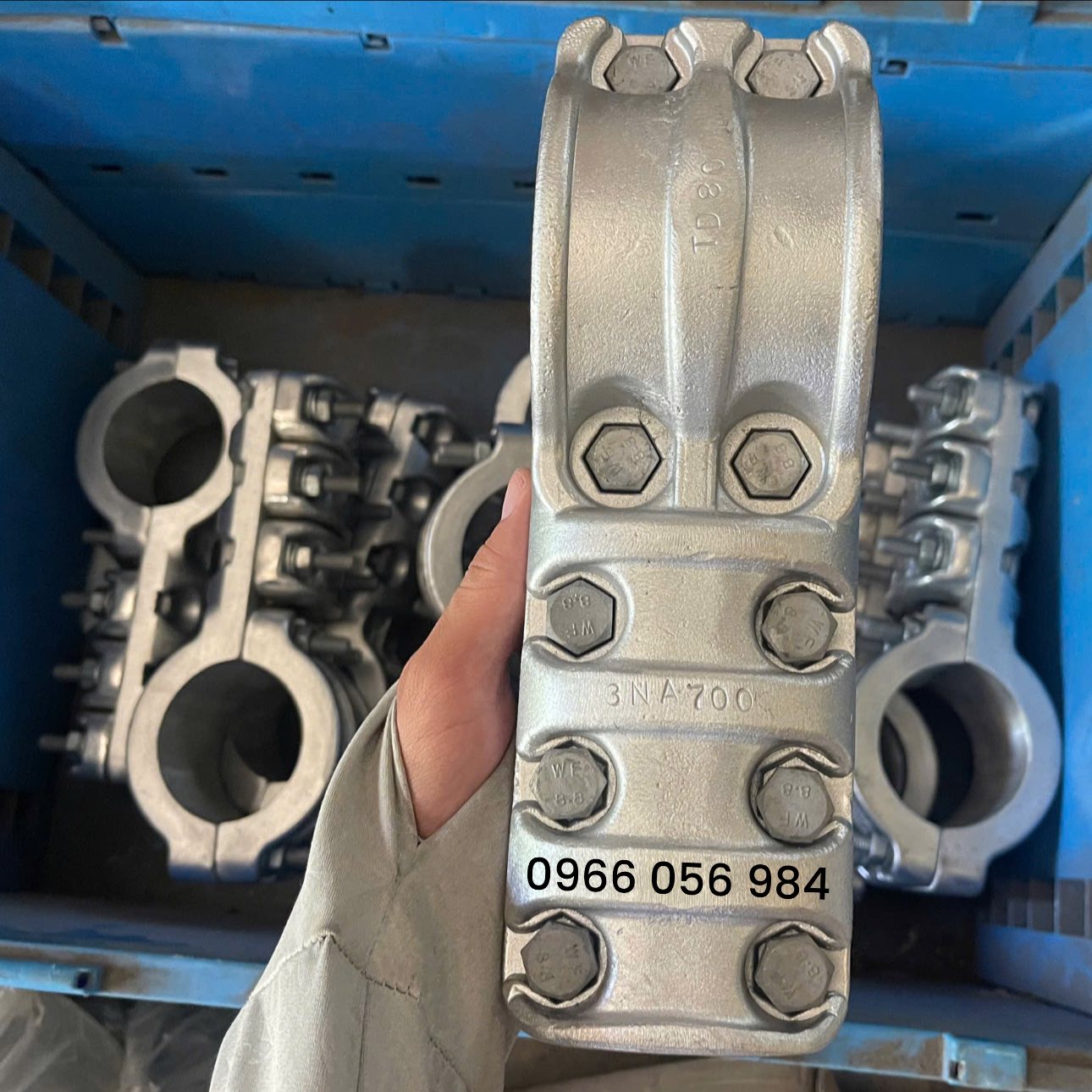 Kẹp cực thanh cái cao thế A700 có sẵn phục vụ bà con, alo là giao liền👉0966 056 984