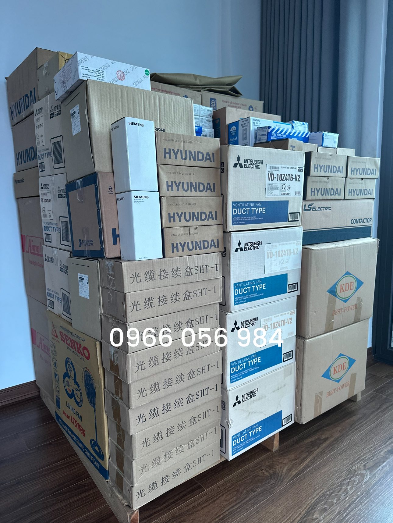 Vật tư, thiết bị điện có sẵn phục vụ bà con - alo là giao liền 👉0966 056 984