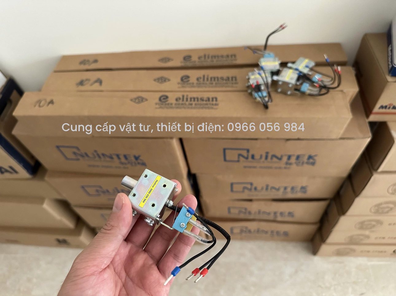 Vật tư, thiết bị điện có sẵn phục vụ bà con, alo là giao liền 👉0966 056 984